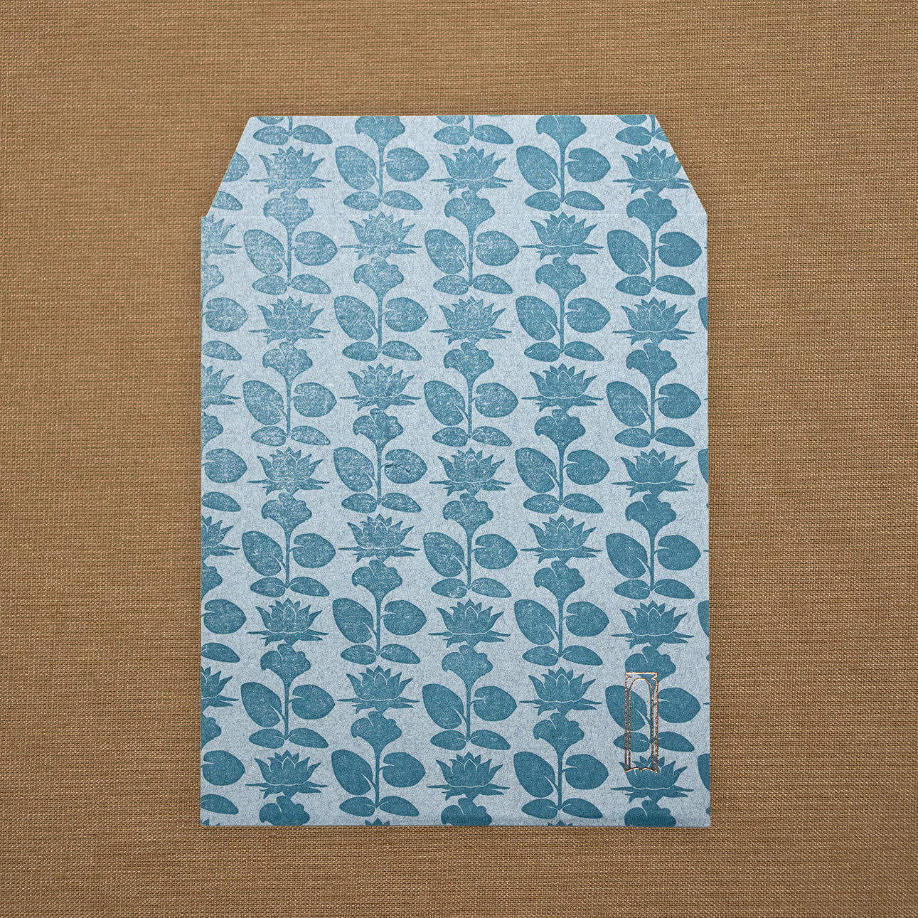 BLUE ENVELOPE/ENVELOPPE BLEUE