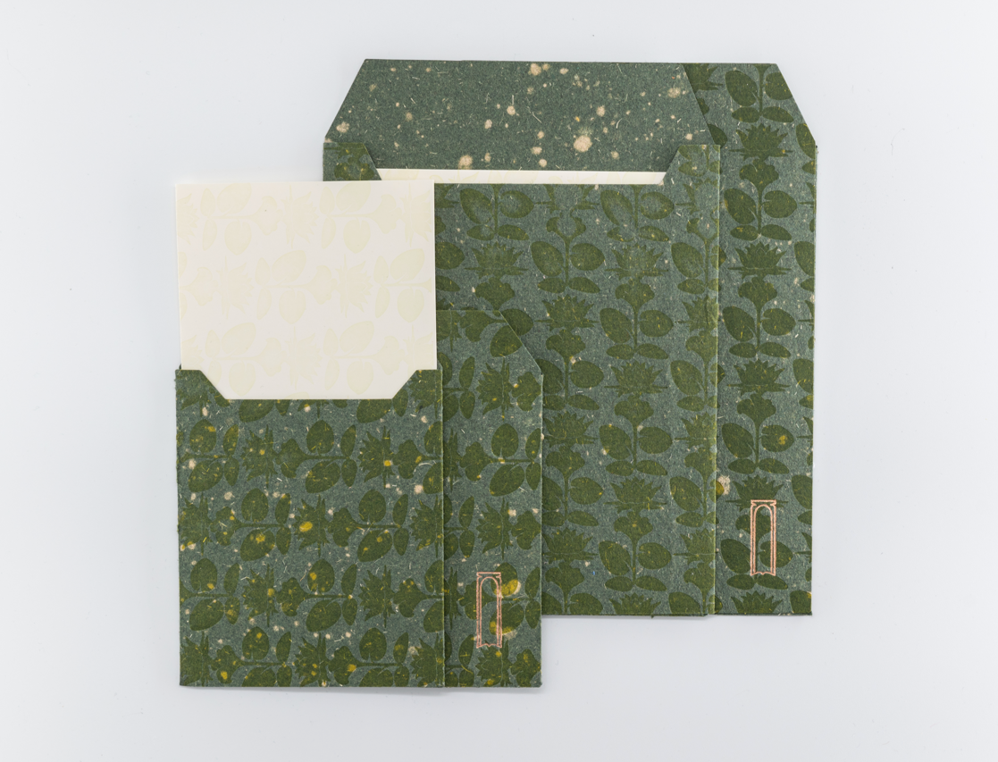 GREEN ENVELOPE/ENVELOPPE VERTE